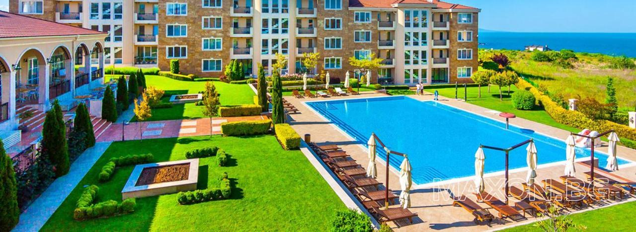 Captain'S Island Deluxe Chernomorets Exterior photo