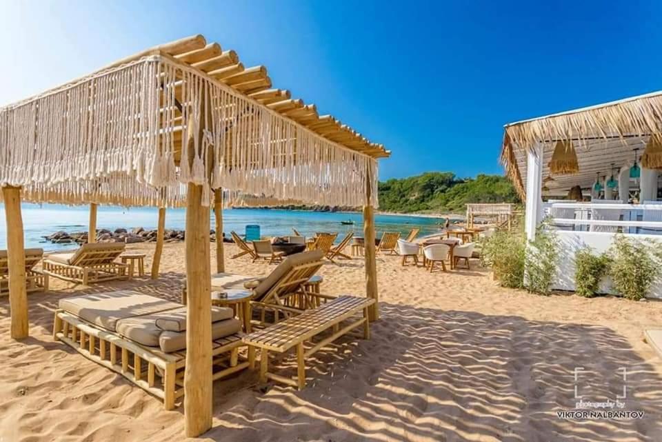 Captain'S Island Deluxe Chernomorets Exterior photo